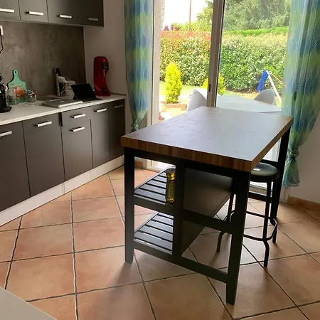 Seduisante A Avec Piscine Privee
